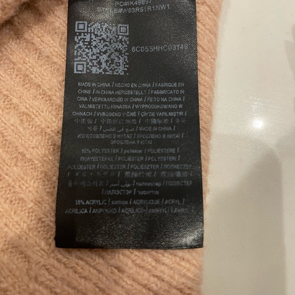 Blush Guess off the shoulder sweater. Size Small. Great condition. - Picture 6 of 7